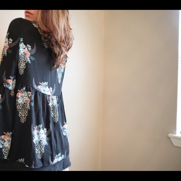 Country chic blouse with playful sleeves - Picture 3 of 3